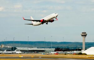 ईरान-US तनाव के बीच तेहरान एयरपोर्ट से फिर शुरू हुई अंतरराष्ट्रीय उड़ानें, दुनिया ने ली राहत की सांस!