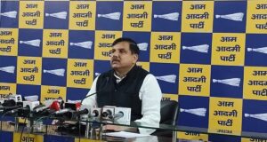 ‘पहले इस्तीफा दीजिए, फिर जहां जाना है जाइए’, AAP के बागी सांसदों को संजय सिंह का साफ संदेश