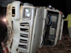 बलरामपुर में दर्दनाक हादसा: बारातियों से भरी पिकअप पेड़ से भिड़ी, एक की जान गई