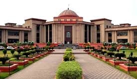 ट्रांसफर पर हाईकोर्ट का ब्रेक: नियमों के खिलाफ तबादला रद्द