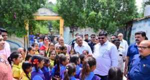 दुर्ग में स्कूल पहुंचे Gajendra Yadav: बच्चों से सीधा संवाद, अधिकारियों को दिए निर्देश