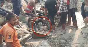 सीएसईबी राखड़ बांध फूटा, जेसीबी ऑपरेटर की मौत, 3 मजदूरों का सफल रेस्क्यू, जांच टीम गठित