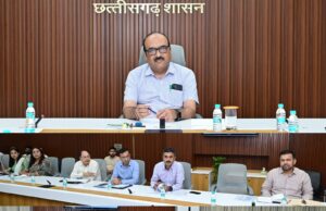 शासन के मिशन मोड में किए जाने वाले कार्यों की हुई समीक्षा: मुख्य सचिव ने अधिकारियों की ली बैठक