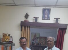 वरिष्ठ साहित्यकार प्रो.भागवत दुबे ने स्वरचित पुस्तकें की भेंट,डॉ विनोद पांडे ने जताया आभार