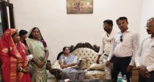सुशासन तिहार हादसे में घायल लोगो के बेहतर इलाज की मांग, सरपंच संघ ने प्रभारी सचिव को सौंपा ज्ञापन