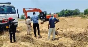 अवैध रेत खनन पर प्रशासन की बड़ी कार्रवाई – ओदारी नदी में छापा, 9 हाईवा और चैन माउंटेन मशीन जब्त
