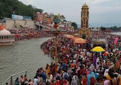 स्नान के लिए हरिद्वार के हर की पैड़ी घाट पर उमड़ा जन सैलाब,गंगा दशहरा आज…