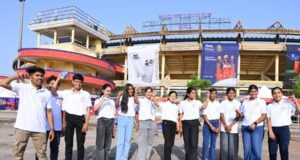 मुख्यमंत्री विष्णुदेव साय की पहल से मेधावी विद्यार्थियों ने लिया आईपीएल मैच का रोमांच