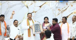 चिरमिरी में गूंजेगी श्रीराम कथा की ध्वनि: 17 मई से पूज्य स्वामी रामभद्राचार्य का दिव्य प्रवचन, 51 हजार महिलाओं की कलश यात्रा बनेगी आकर्षण का केंद्र