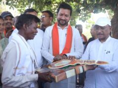 सुशासन तिहार : मुख्यमंत्री विष्णु देव साय ने पीएम जनमन के हितग्राही को सौंपी खुशियों की चाबी