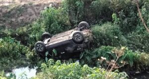 सरगुजा जिला में बड़ा हादसा, रायपुर से यूपी जा रही कार 40 फीट गहरी खाई में गिरी