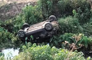 सरगुजा जिला में बड़ा हादसा, रायपुर से यूपी जा रही कार 40 फीट गहरी खाई में गिरी