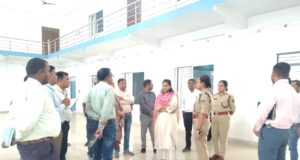 कलेक्टर ने चिरमिरी एवं खड़गवां क्षेत्र का किया व्यापक दौरा, विकास कार्यों, जल संरक्षण और जनसुविधाओं की व्यवस्थाओं का लिया जायजा