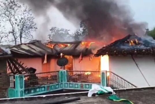 छत्तीसगढ़ में मौसम का कहर: खेत में किसान की मौत, गांव में घर पर गिरी बिजली से आग