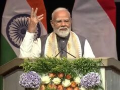 हेग में भारतीयों के बीच पहुंचे पीएम मोदी, बोले- ‘विदेश नहीं, भारत जैसा माहौल लगा’