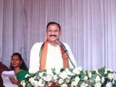 स्वास्थ मंत्री श्याम बिहारी के काफिले में केवल दो गाड़िया, मंत्री ने कार्यक्रम के बीच में मंच से दिया फॉलो गाड़ी और कारकेट को वापस जाने का आदेश
