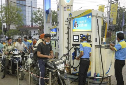 आज फिर महंगा हुआ पेट्रोल-डीजल, 5 दिनों के अंदर दूसरी बार बढ़े दाम