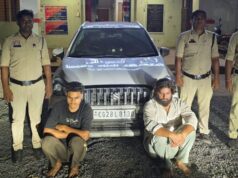 ग्राहकों की तलाश में घूम रहे थे ड्रग्स तस्कर, पुलिस ने रंगे हाथों दबोचा