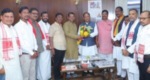 मुख्यमंत्री विष्णुदेव साय से सर्व आदिवासी समाज के प्रतिनिधिमंडल की सौजन्य मुलाकात