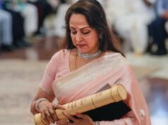अभिनेता धर्मेंद्र के लिए पद्म विभूषण पुरस्कार लेते समय भावुक हो गईं हेमा मालिनी