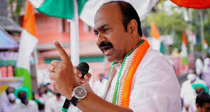 वीडी सतीशन होंगे केरल के नए CM, जानिए क्यों उनके नाम पर ही लगी मुहर?