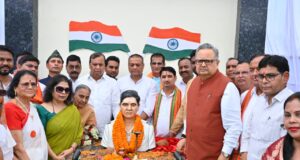 भाटापारा में गौरव का दिन:विधानसभा अध्यक्ष डॉ. रमन सिंह ने किया छत्तीसगढ़ महतारी और शहीद खोण्डे की प्रतिमा का अनावरण