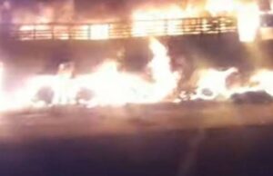 कौशांबी के एक टोल प्लाजा पर अचानक हुए जोरधार भीषण आग ,5 झुलसे, 16 बाइकें और 2 कारें राख…