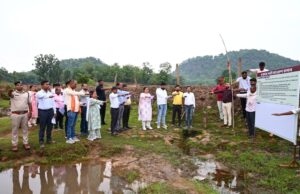 हसदेव उद्गम स्थल का होगा कायाकल्प:कलेक्टर ने ग्रामीणों से लिया सुझाव, हसदेव नदी संरक्षण के लिए ग्रामीणों को दिलाई गई शपथ