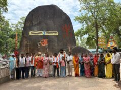 प्रधानमंत्री नरेंद्र मोदी के 12 वर्ष पूर्ण होने पर भूतेश्वरनाथ में भाजपा ने की महाआरती, कार्यकर्ताओं ने जताया आभार