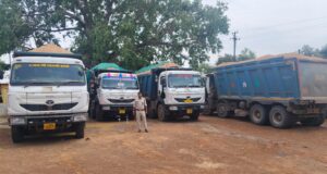 गरियाबंद पुलिस की कार्यवाही, अवैध रेत परिवहन करते 08 हाईवा ट्रक जप्त