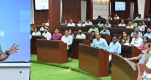 सीएम हेल्पलाइन (1076) के नोडल अधिकारियों का प्रशिक्षण संपन्न:टोल-फ्री कॉल, वेब पोर्टल, मोबाइल ऐप और व्हाट्सएप के जरिए नागरिक दर्ज करा सकेंगे अपनी शिकायतें
