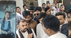 दुर्ग जिला अस्पताल में इलाज के दौरान युवती की मौत, कांग्रेस और ABVP ने खोला मोर्चा