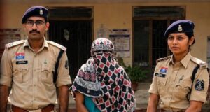 निर्माणाधीन स्कूल बना नशे का अड्डा! 10 लाख की हेरोइन के साथ महिला गिरफ्तार