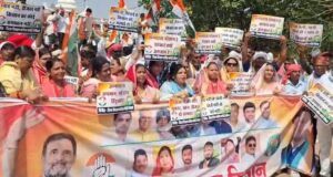 किसानों के मुद्दे पर कांग्रेस का कलेक्ट्रेट घेराव, सरकार के खिलाफ जमकर नारेबाजी