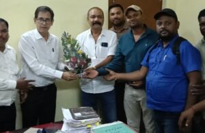 धरसीवां में शिक्षक फेडरेशन ने BEO अमित तिवारी को सौंपा ज्ञापन, फॉर्म-16, आईडी कार्ड और VSK ऐप समस्याओं के समाधान की मांग