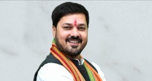 विधायक अनुज शर्मा की बड़ी पहल: धरसीवां और खरोरा स्वास्थ्य केंद्रों को मिले नए चिकित्सक, अब स्थानीय स्तर पर मिलेगा 24 घंटे इलाज