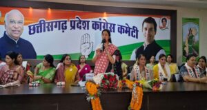 “हम गांधी के, गोडसे को कॉपी नहीं कर सकते” : रायपुर में अलका लांबा का भाजपा पर बड़ा हमला