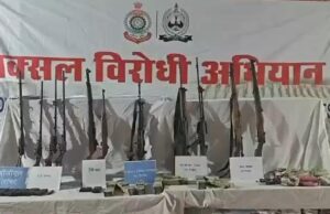 नारायणपुर में नक्सलियों पर बड़ा प्रहार, टेकला जंगल से हथियारों का डंप, तोयामेटा से 24 लाख कैश बरामद
