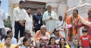 छत्तीसगढ़ के पूर्व मुख्यमंत्री भूपेश बघेल ने सपरिवार मां नर्मदा का किया पूजन-अर्चन