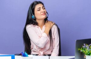 ऑफिस में गर्दन-कंधे के दर्द से राहत चाहिए? अपनाएं ये 4 स्ट्रेचिंग एक्सरसाइज