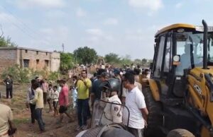 रायपुर में बड़ी बेदखली कार्रवाई शुरू, नकटी गांव में 48 अवैध मकानों पर चला बुलडोजर