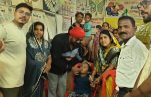 पोलियो मुक्त भारत के संकल्प को मिली मजबूती, नगर पंचायत अध्यक्ष बलजीत छाबड़ा ने बच्चों को पिलाई जीवन रक्षक खुराक