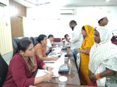 समय-सीमा बैठक के दौरान जनदर्शन में पहुंचे नागरिकों से कलेक्टर ने की सीधी बातचीत, जिला पंचायत सीईओ एवं अपर कलेक्टर ने भी सुनीं समस्याएं और दिए आवश्यक निर्देश