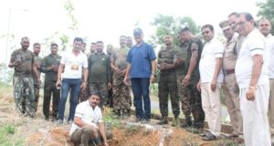 हरित मनेन्द्रगढ़ की मुहिम में जवानों ने बोए हरियाली के बीज, 1000 पौधों के रोपण का लिया संकल्प
