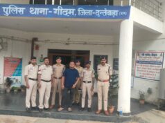 ट्रक ड्राइवर को धमकी देकर आत्महत्या के लिए उकसाने का आरोप: मर्सिडीज चालक गिरफ्तार