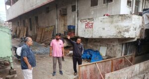 जल निकासी व्यवस्था सुधारने निगम आयुक्त क्षत्रिय का मैदानी निरीक्षण