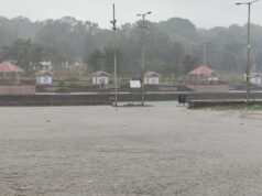पवित्र नगरी में दो दिनों से रुक रुककर झमाझम बारिश का दौर जारी, पर्यटकों की हुई कमी