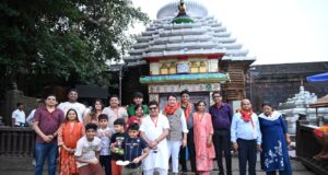 रथ यात्रा की पूर्व संध्या परिवार के साथ पुरी पहुंचे विधायक डॉ. संपत