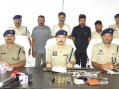 बलौदाबाजार पुलिस का बड़ा एक्शन: 12 लाख की लूट का पर्दाफाश, 100 से ज्यादा अपराधों वाले गिरोह के 4 बदमाश दबोचे