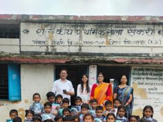 अधिवक्ता की अनूठी पहल, बेटी के जन्मदिन पर स्कूल में बच्चों को कॉपी, पुस्तक और पेन का वितरण